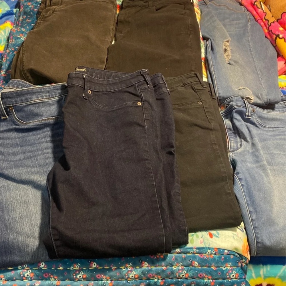 7 PAIRS OF JEANS ✨ 👖